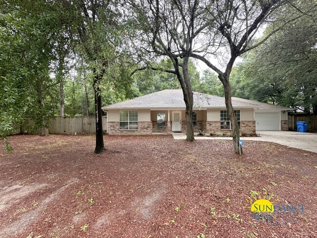 Building Photo - Gorgeous 3-Bedroom Home in Tranquil Navarre Neighborhood!