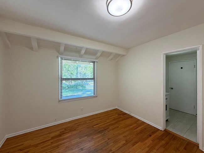 Building Photo - Newly Rehabbed Charming 3 Bed 2 Bath Home ...