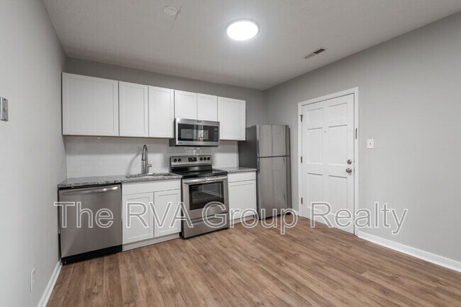 Building Photo - 3807 Woodlawn St