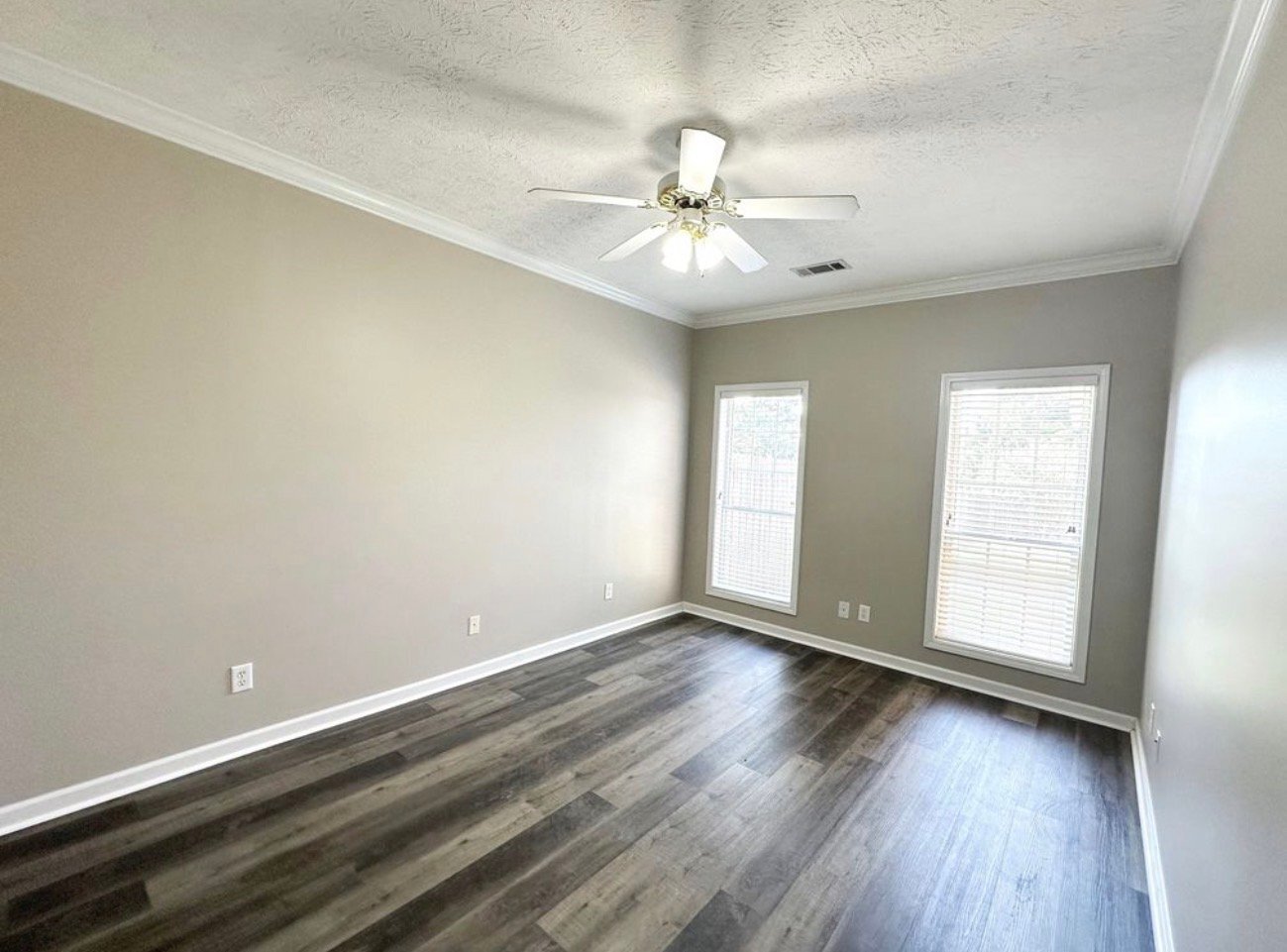 Building Photo - 6916 Sandfield Dr