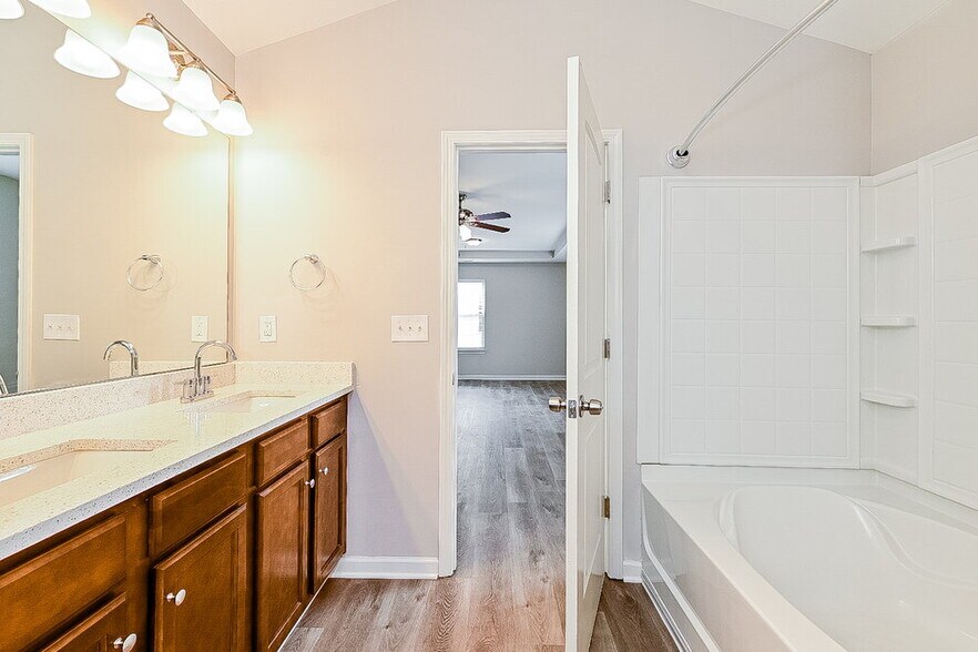 Building Photo - 11097 Wind Ridge Dr