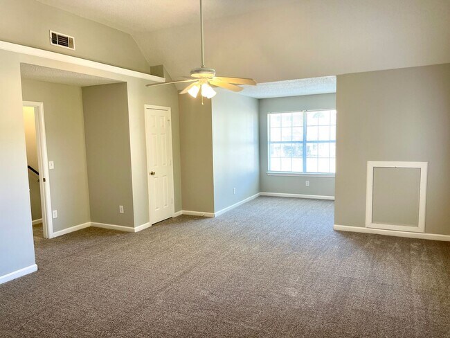 Building Photo - Welcome to this charming 3-bedroom, 2.5-bathroom home located in the desirable area of Ellenwood,...