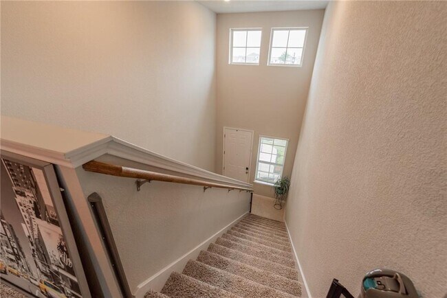 Building Photo - 200 Canis St