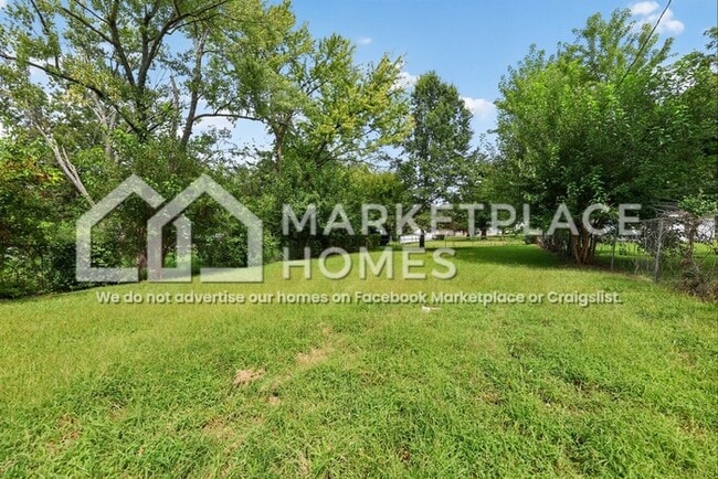 Building Photo - 1110 Pinkston St