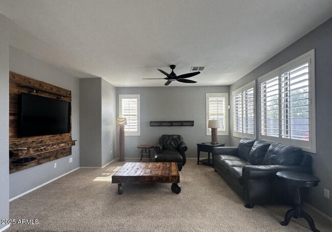 Building Photo - 90 W Beechnut Pl