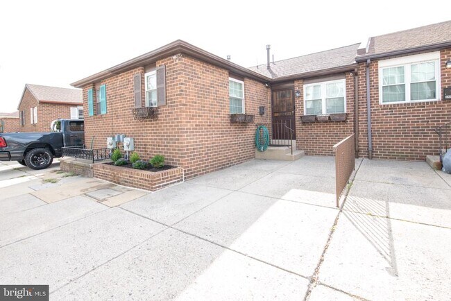 Building Photo - 3449 Belgrade St