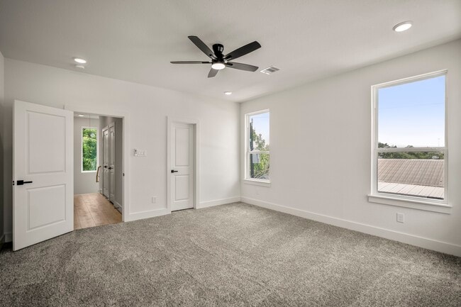 Building Photo - 1224 E 23rd St
