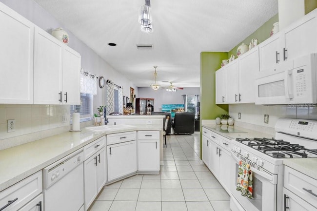 Building Photo - 8638 Hawbuck St