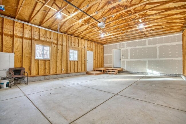 Building Photo - 126 2nd St