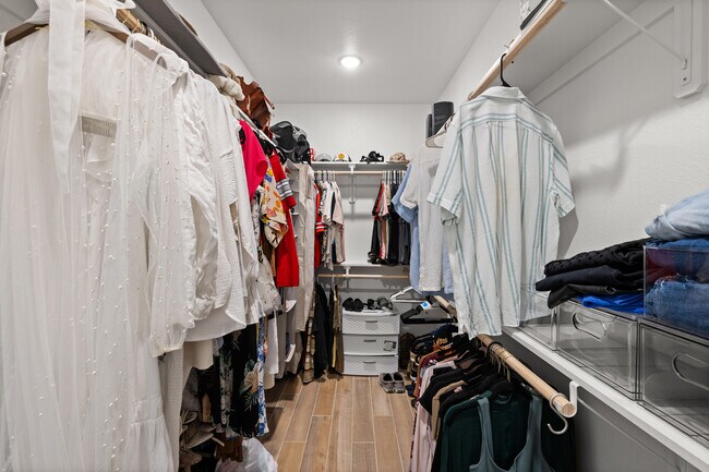 Building Photo - 212 Blaze Blvd