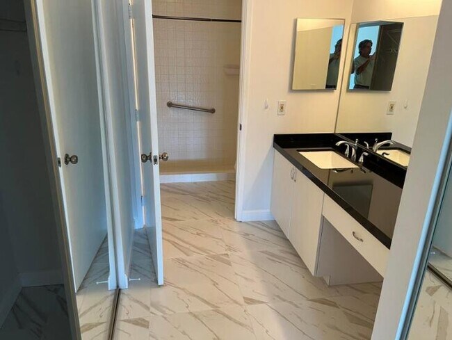 Building Photo - 8107 Windgate Dr