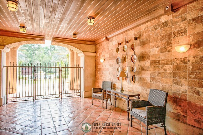 Building Photo - 955 Registry Blvd