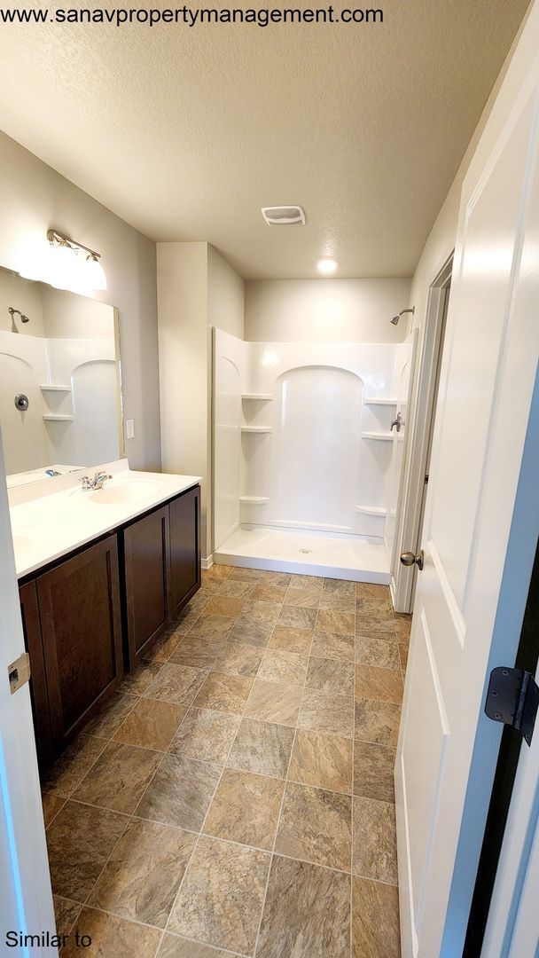 Building Photo - Fantastic Single-Family Home w/ 3 Car Garage - Ankeny