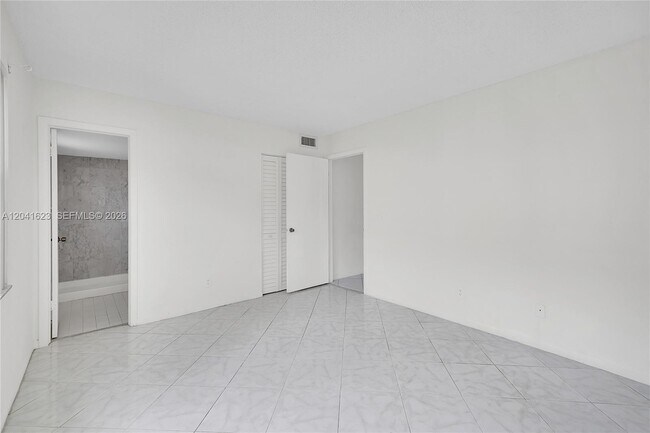 Building Photo - 755 NW 104th Ave