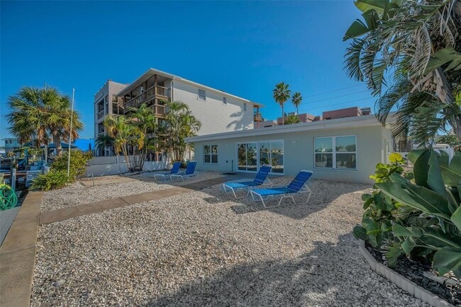 Building Photo - 14125 N Bayshore Dr