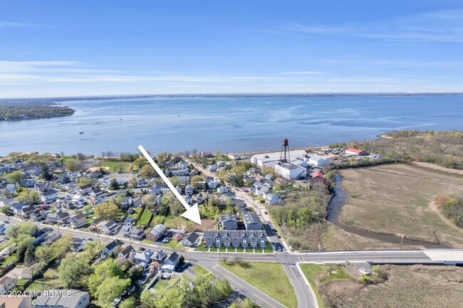 Building Photo - 333 1st St