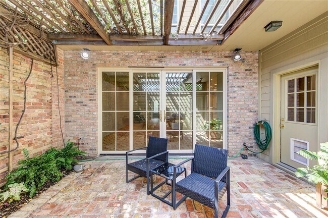Building Photo - 7530 Del Monte Dr