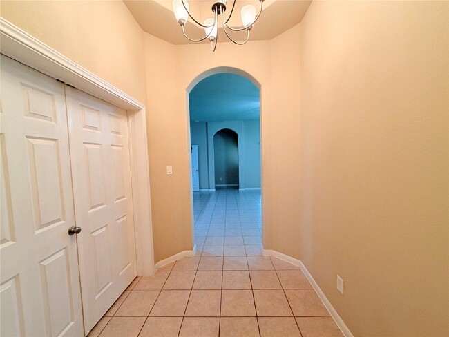 Building Photo - 8614 Brookdale Park Ln