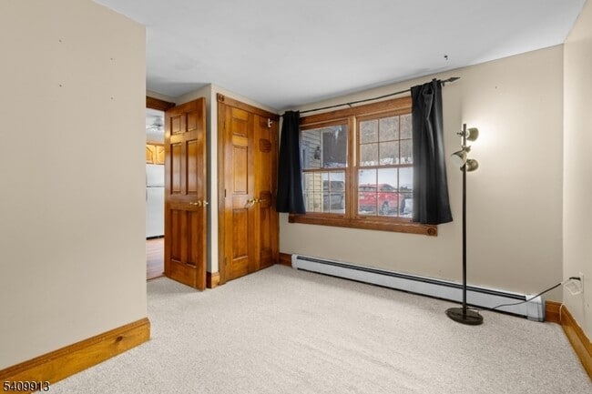 Building Photo - 147 Millbrook Ave