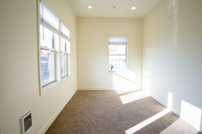 Building Photo - *Winter Special* Corner 2 Bedroom with DW, W/D, Fireplace + Juliette Balcony!