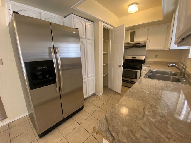 Building Photo - EASTSIDE HOME FOR RENT