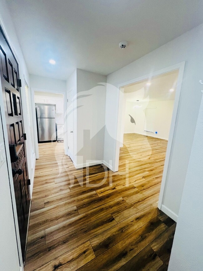 Building Photo - 414 Deer Run