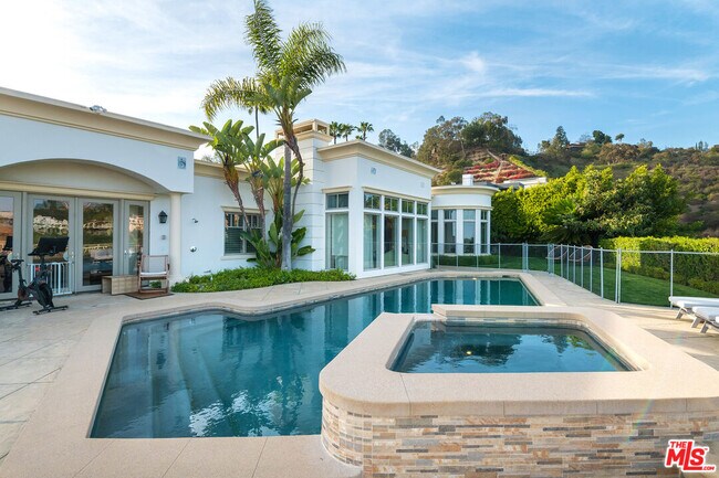Building Photo - 9329 Nightingale Dr