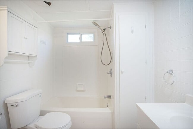 Building Photo - 2401 Westfield St