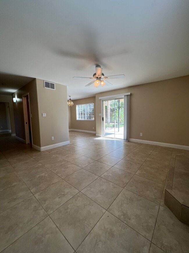 Building Photo - 5504 Pine Canyon Dr