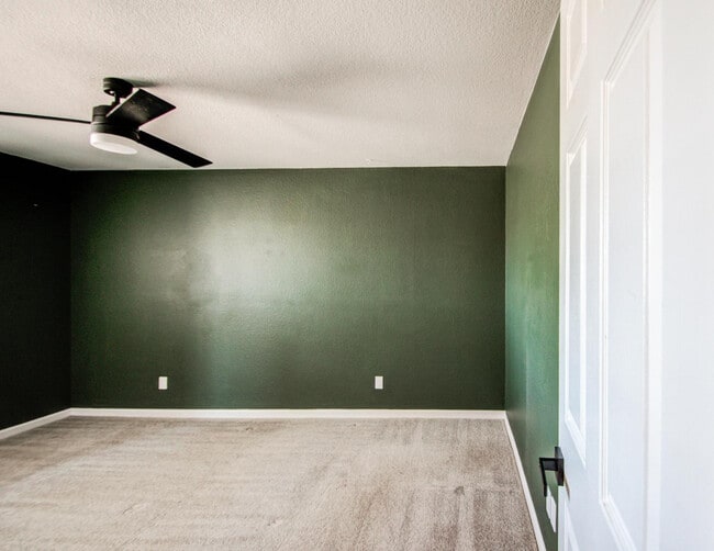 Building Photo - 7761 N 19th Dr