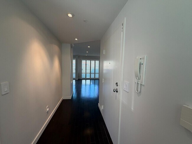 Building Photo - 2050 Divisadero St