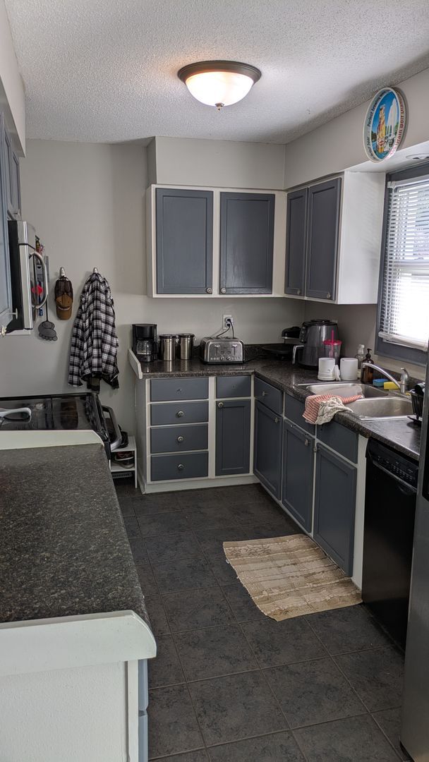 Building Photo - NW Rochester MN, 3bedroom 2bath 2+Car deta...