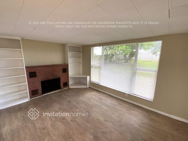 Building Photo - 126 S 11th St