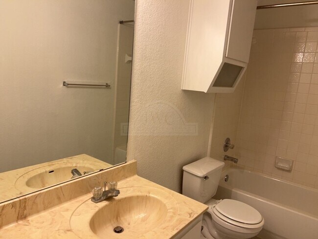 Building Photo - 4608 Fieldstone, Killeen