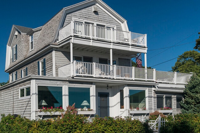 Building Photo - 281 Beach Ave