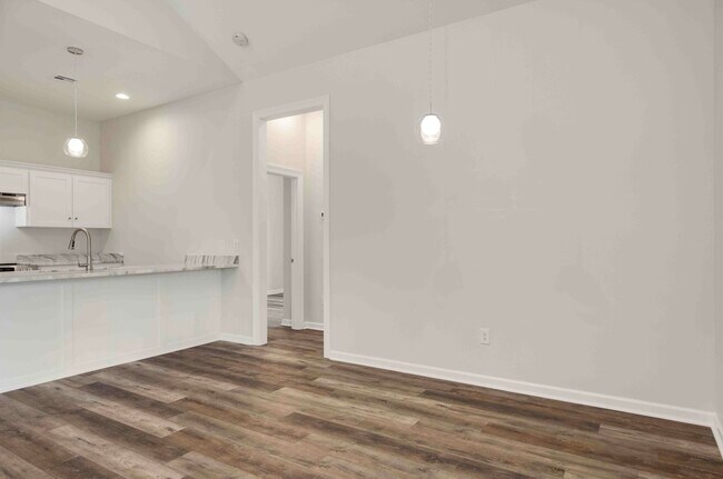 Building Photo - 105 Santa Marta Dr