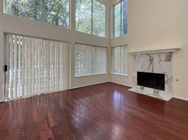 Building Photo - 31 N Lakeridge Cir