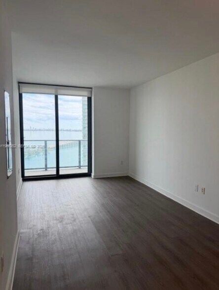 Building Photo - 501 NE 31st St