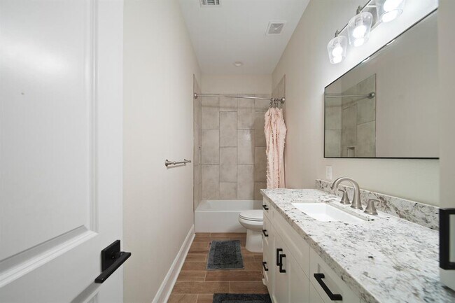 Building Photo - 8519 Lofty Pnes
