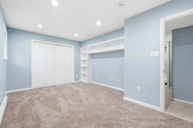 Building Photo - 14407 Oakvale St