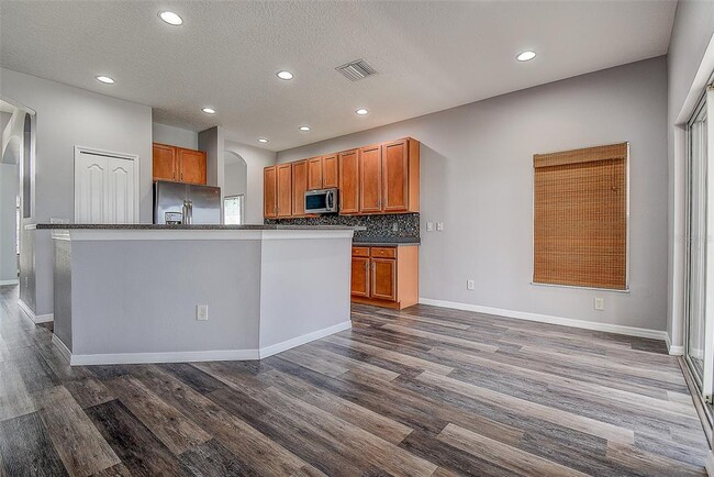 Building Photo - 1820 Mira Lago Cir