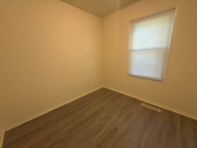Building Photo - 1411 Scottsdale Dr