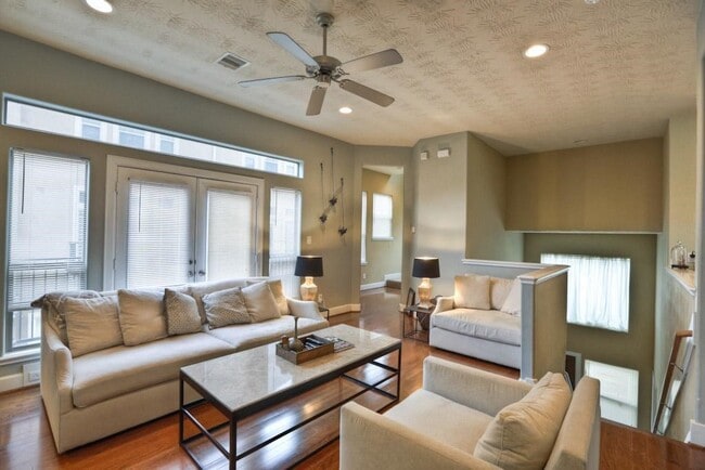 Building Photo - 1315 Birdsall St