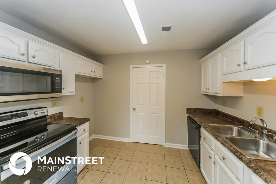 Building Photo - 215 Guthrie Dr