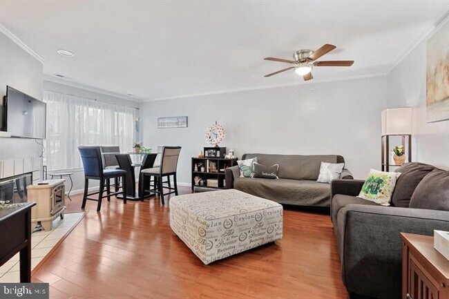 Primary Photo - 7860 Mayfair Cir