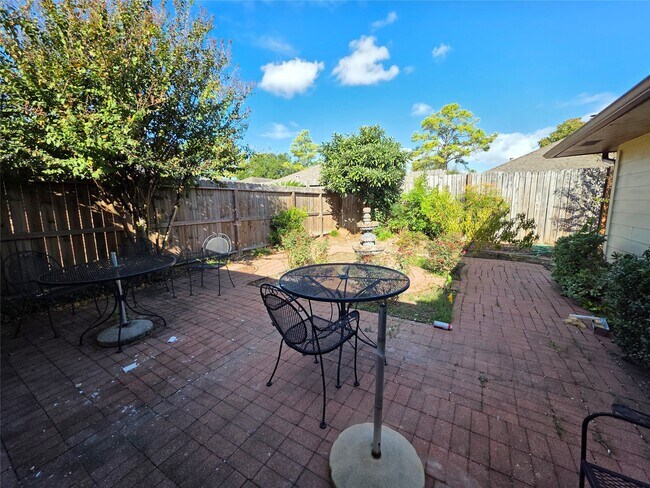 Building Photo - 12830 Careywood Dr