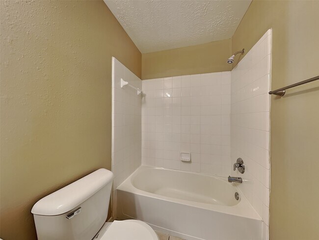 Building Photo - 13118 Peppergate Ln