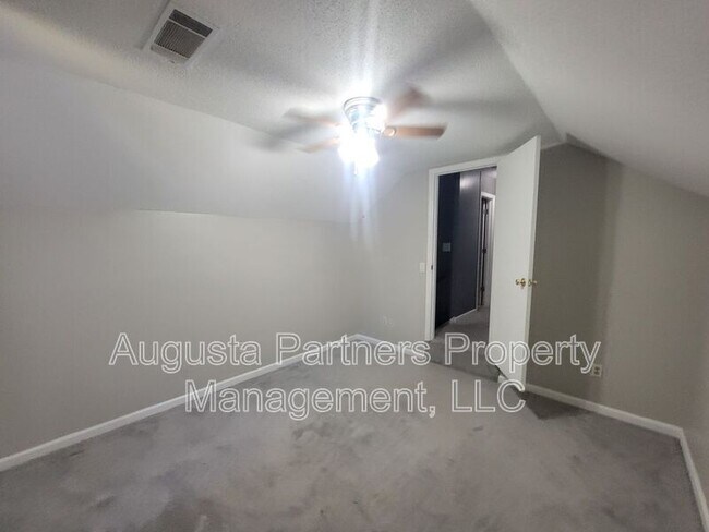 Building Photo - 1846 S Barton Dr