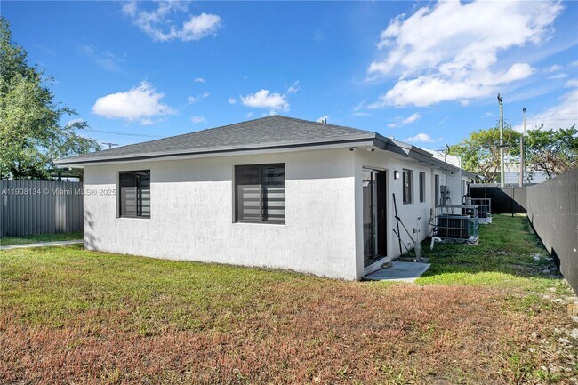 Building Photo - 2490 NW 44th St