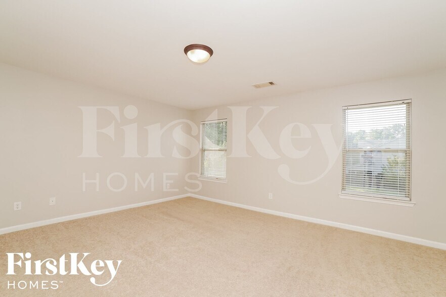 Building Photo - 7271 Silk Tree Pointe